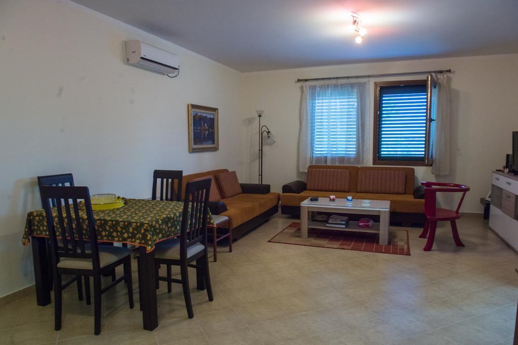 Guest House Radulovic Petrovac Ngoại thất bức ảnh